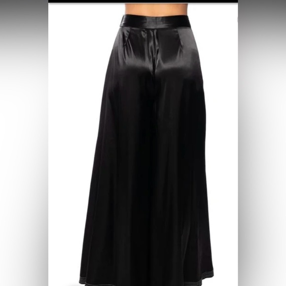 RISKY BUSINESS WRAP AROUND WIDE LEG SATIN PANT IN BLACK - Picture 6 of 11